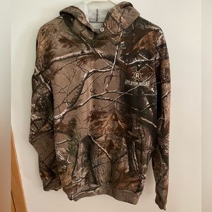 Men’s Hooded sweatshirt. Size L